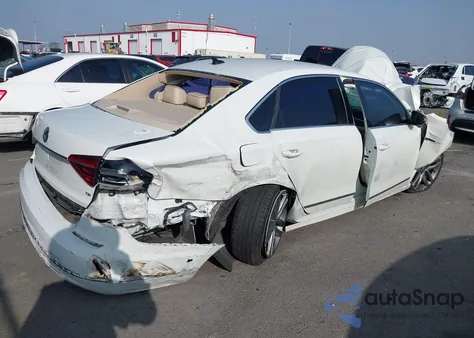 2017 Volkswagen Passat 1.8T R-Line из США, поврежденный, VIN 1VWDT7A34HC003114